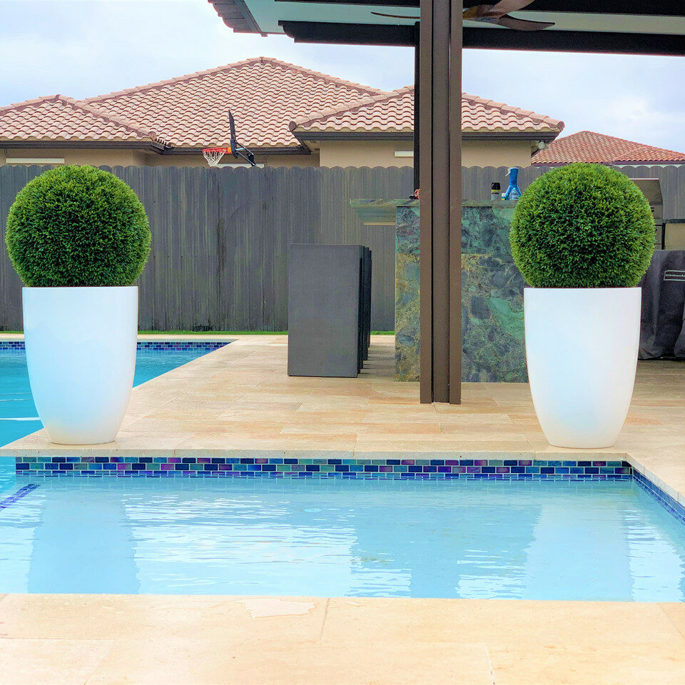 Ben L Fiberglass with 20" Topiary